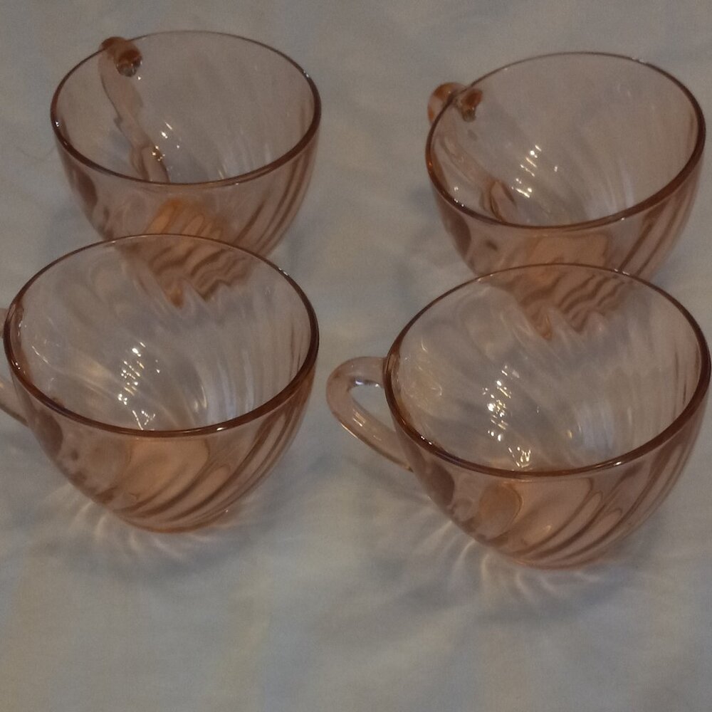 Vintage ARCOROC FRANCE 🇫🇷 ROSALINE PINK SWIRL TEA CUPS, Set of 4.